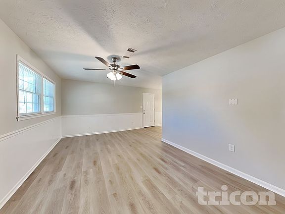 2nd image of 2906 Deshong Dr