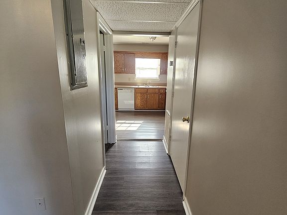 3rd image of 64 Summerfield Rd