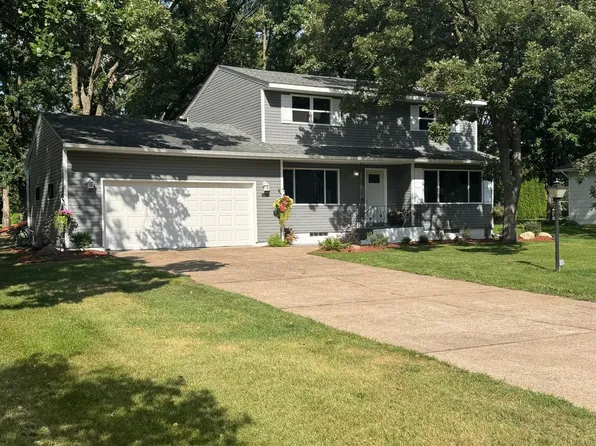 16885 Grove St, Little Falls, MN 56345