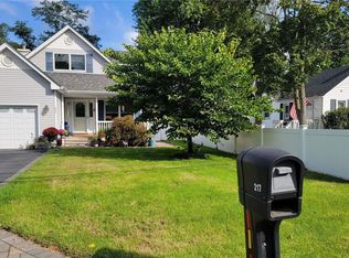 217 Long Island Ave, Holtsville, NY 11742
