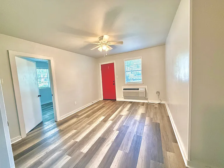 961 W Boone St — Photo 5