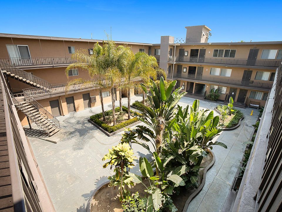 1st image of 12633 S Figueroa St APT 20