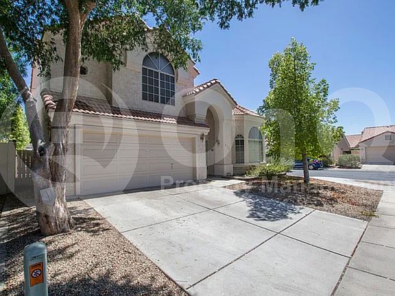 2nd image of 823 W Iris Dr