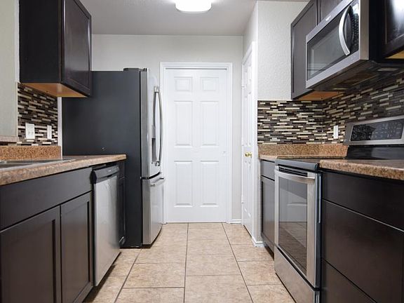 4th image of 4405 Alleeta Dr