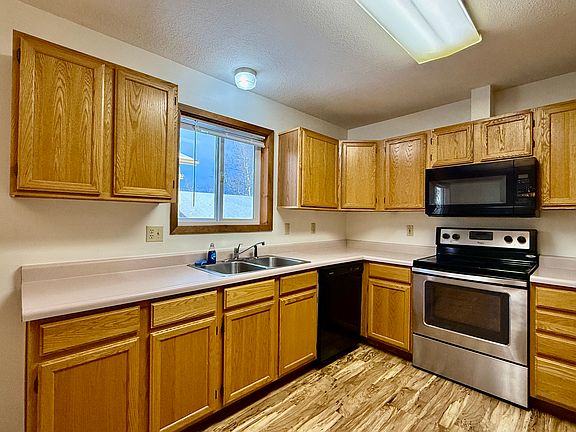 4th image of 722 Waverly Pl APT 3