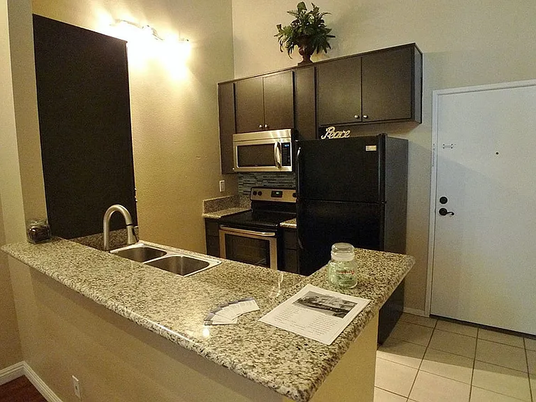 Villa De Adel Apts — Photo 197