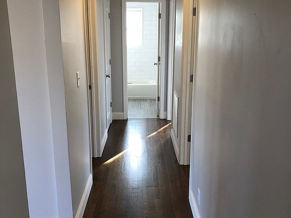 5th image of 144 Beechtree Dr