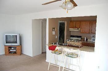 5th image of 125 Sterling Ave