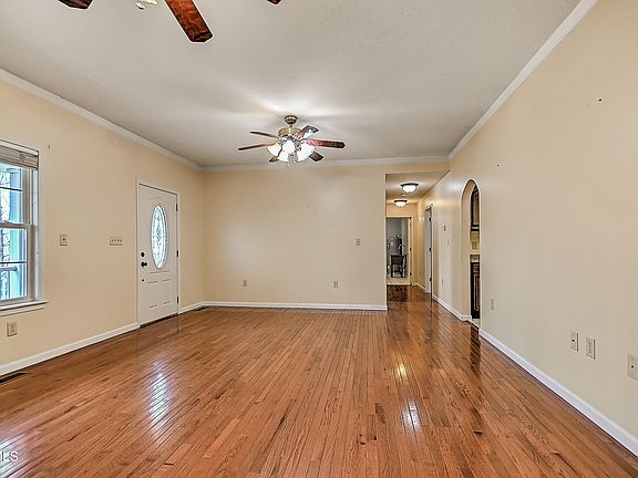3rd image of 175 Amberwood Dr