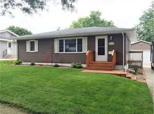 2946 Sierra Dr NE, Cedar Rapids, IA 52402