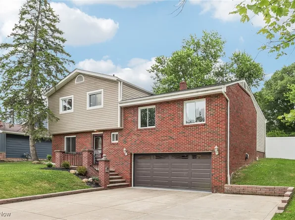 6801 Sandy Hook Dr, Parma, OH 44134