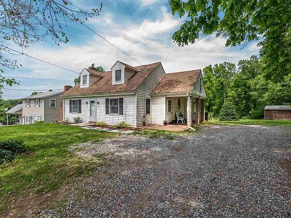 2nd image of 2835 Cape Horn Rd