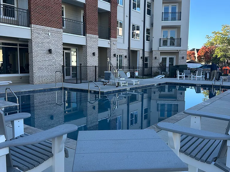 Manor on the Green Apartments — Photo 8