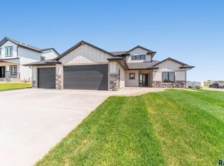 2700 Sylvan Cir N, Tea, SD 57064