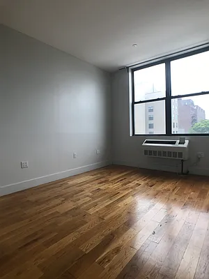 Rented by City Vista Inc | media 33