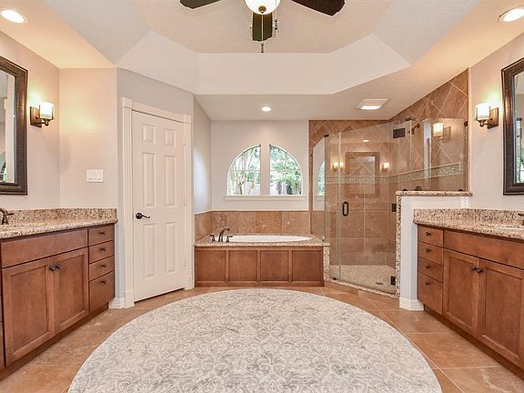 4th image of 2126 Pecan Trail Dr