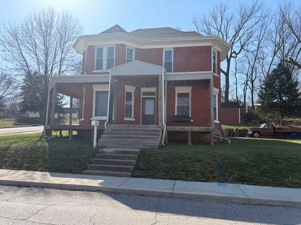 401 N 9th St, Atchison, KS 66002