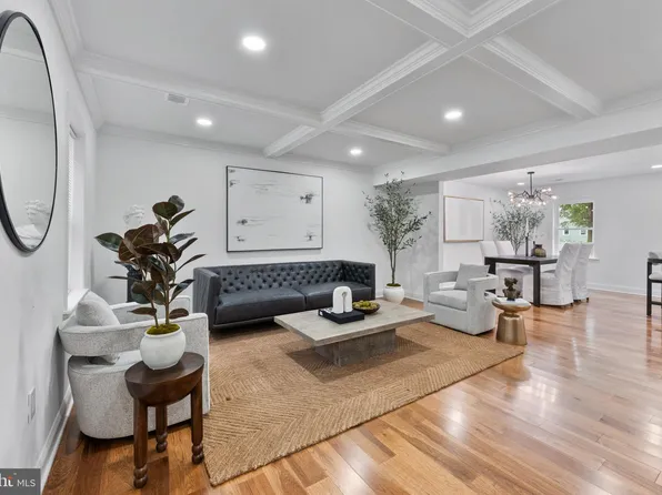 732 50th St NE, Washington, DC 20019