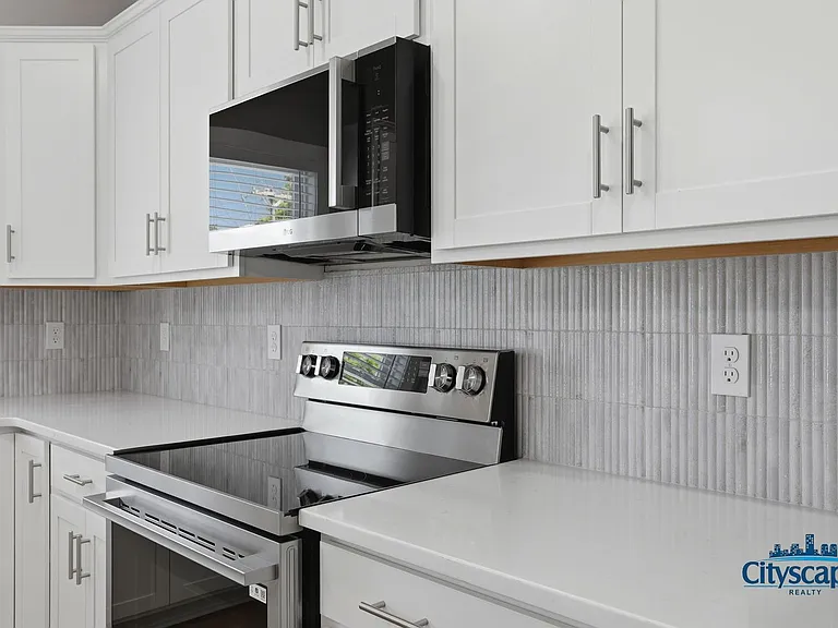 3102 P St #B — Photo 12