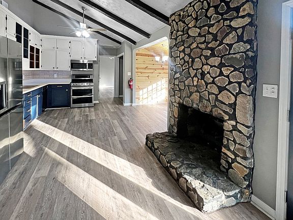 4th image of 227 Candlewood Dr