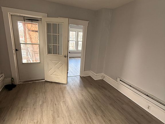 2nd image of 13 1/2 Norwood Ave #Up
