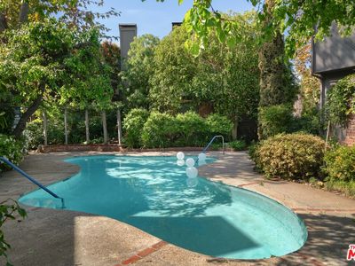 859 S Bundy Dr, Los Angeles, CA, 90049