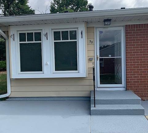 2nd image of 5 Lafayette Dr #D