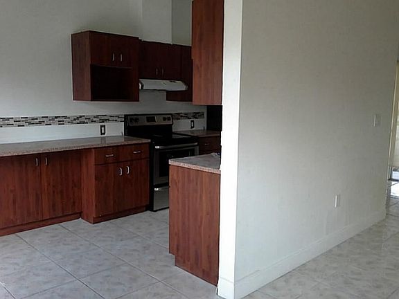 3rd image of 960 NE 214th Ln APT 3