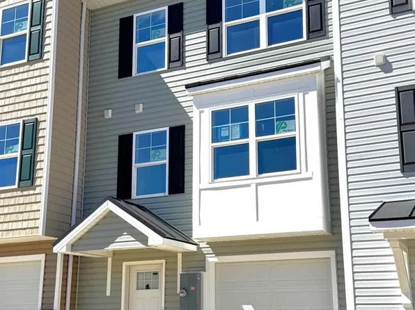 151 Olga Dr, Martinsburg, WV 25403