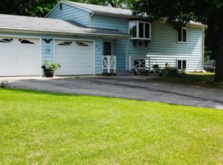 69 Hickory Nut Ln, Springfield, MI 49037