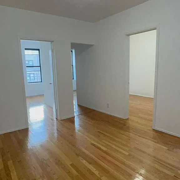 1801 Weeks Ave #3J — Photo 1