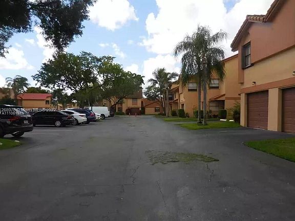4th image of 11255 SW 11th St #11255