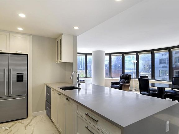 3rd image of 330 E 38th St APT 6D