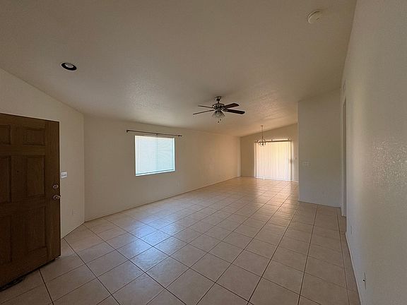 4th image of 2133 W Roundwood Pl
