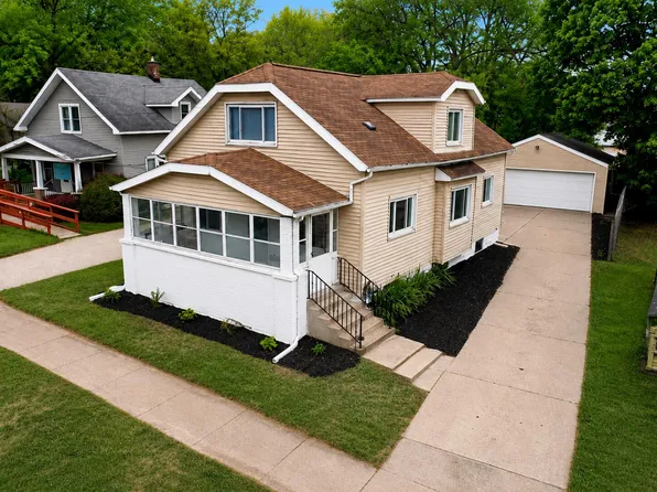 819 Harding St NW, Grand Rapids, MI 49544