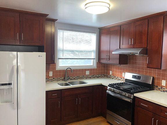 2nd image of 1068 S Mayfair Ave