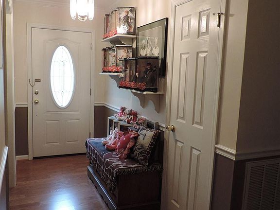 4th image of 4104 Dinsmore Ln