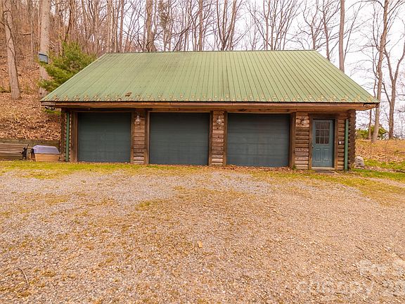 5th image of 682 Rock House Rd