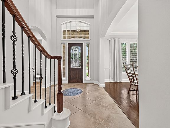 3rd image of 6211 Flewellen Falls Ln