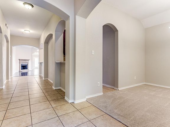4th image of 141 Arbordale Way