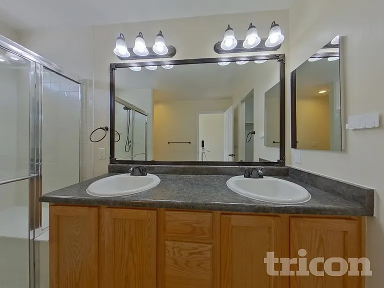 305 Calhoun Cir — Photo 18