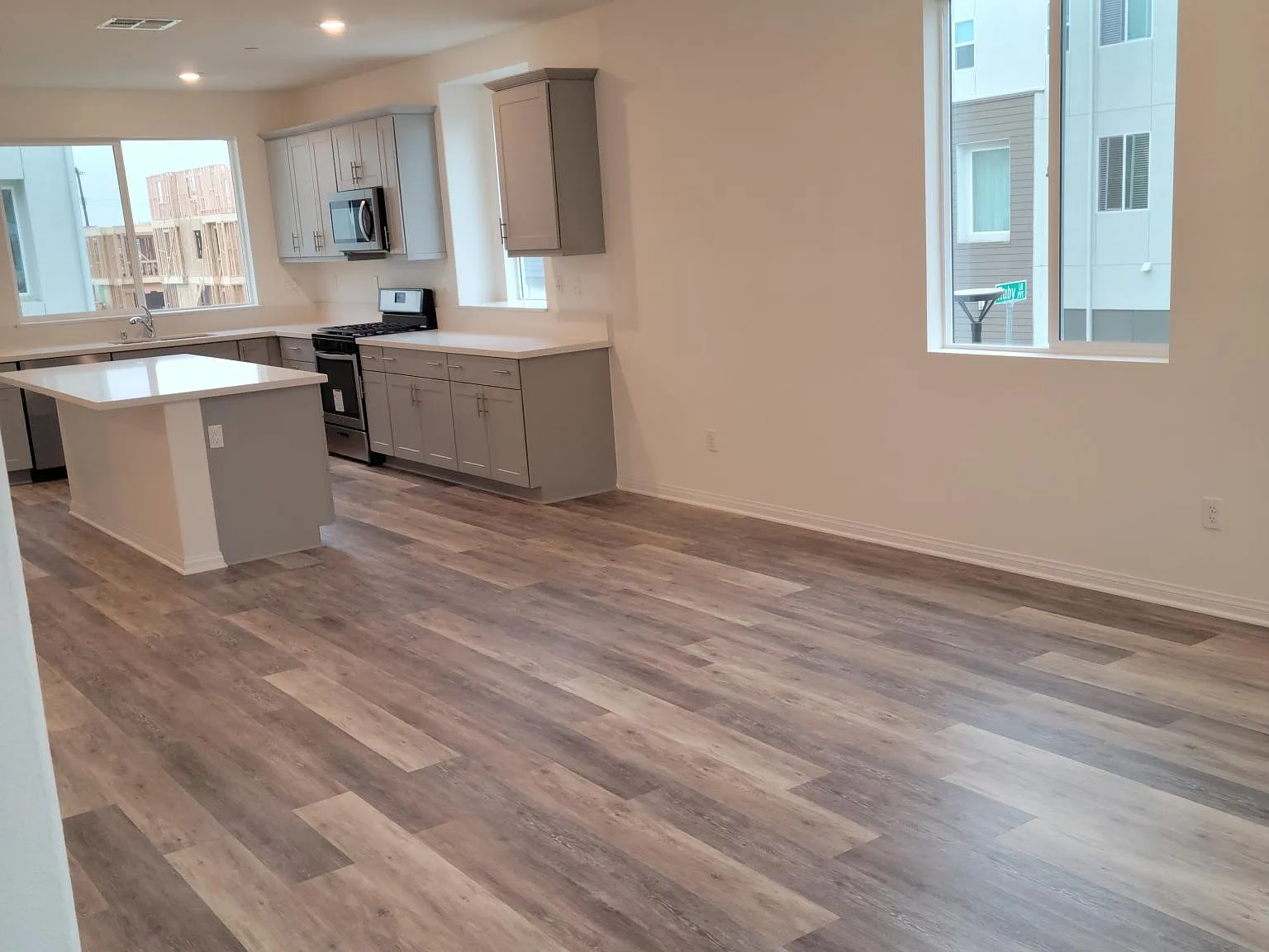 14057 Ruby Ct — Photo 2