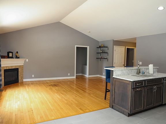 5th image of 11562 Bunker Hill Ct