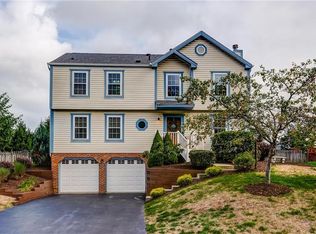102 Woodbine Dr, Cranberry Township, PA 16066