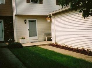 429 Abbeyville Rd #B-8, Medina, OH 44256