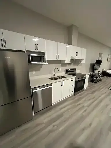 17 E Main St #1A — Photo 7