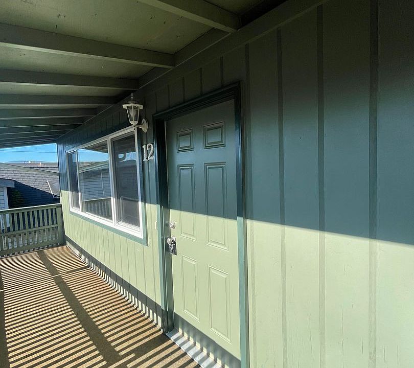 1st image of 721 Bennett Ave #12