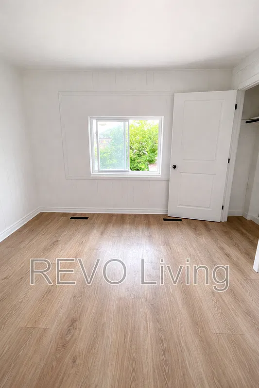 2 bed, 1.0 bath, 500 sqft, $1,350 — Photo 3