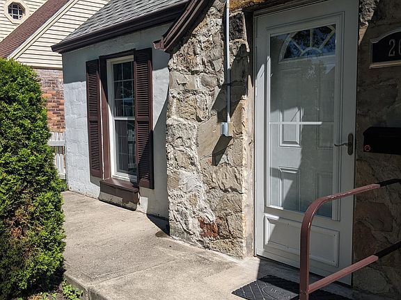 3rd image of 260 Woodcrest Blvd