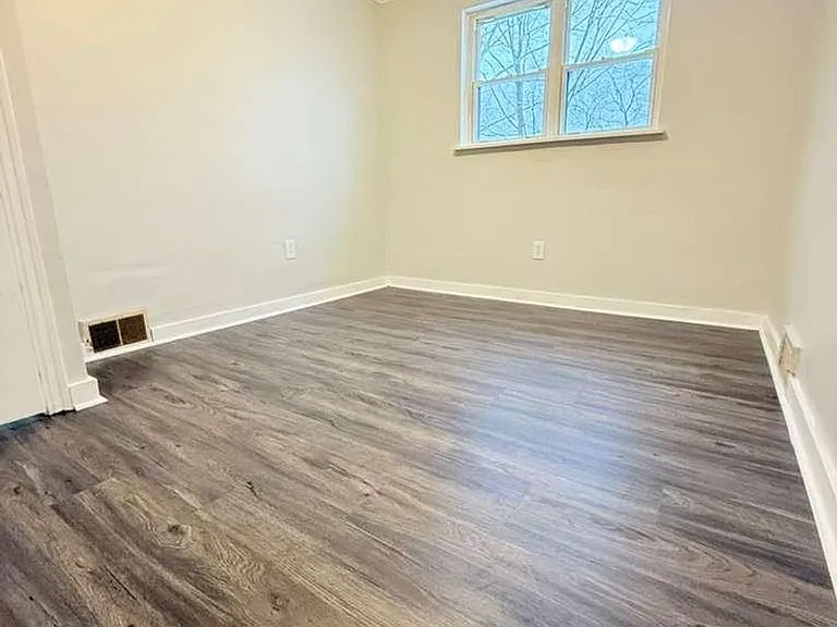 150 Marshall Dr — Photo 10